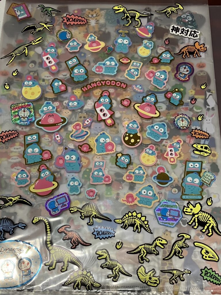 親子で楽しんでいる最近流行のシール集め、シール交換